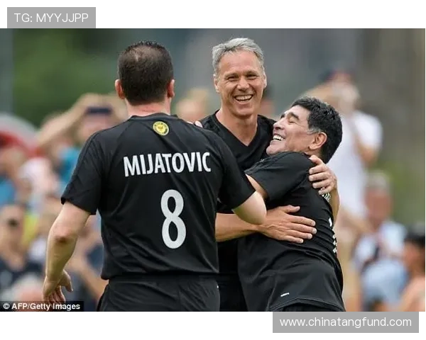 足球明星包子的传奇故事与他在绿茵场上的辉煌成就揭秘