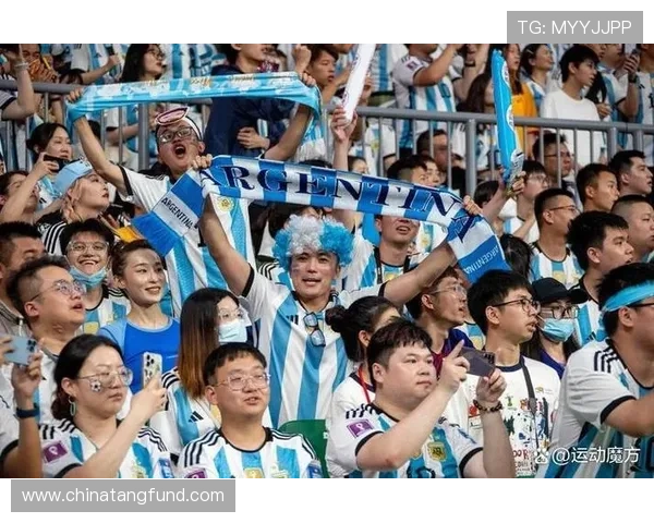 国际足球明星对阵盛宴引发全球球迷热潮与期待 国际足球明星对阵盛宴引发全球球迷热潮与期待