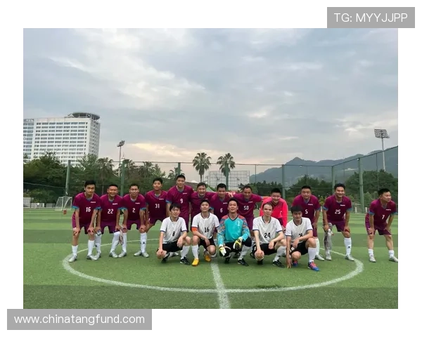 足球明星们的智慧与激情:经典语录汇聚成的足球精神之旅 足球明星们的智慧与激情:经典语录汇聚成的足球精神之旅