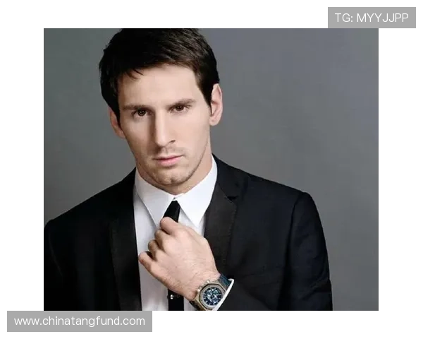 足球场上谁为王球技非凡人称赞猜猜这位明星名绿茵传奇任你猜